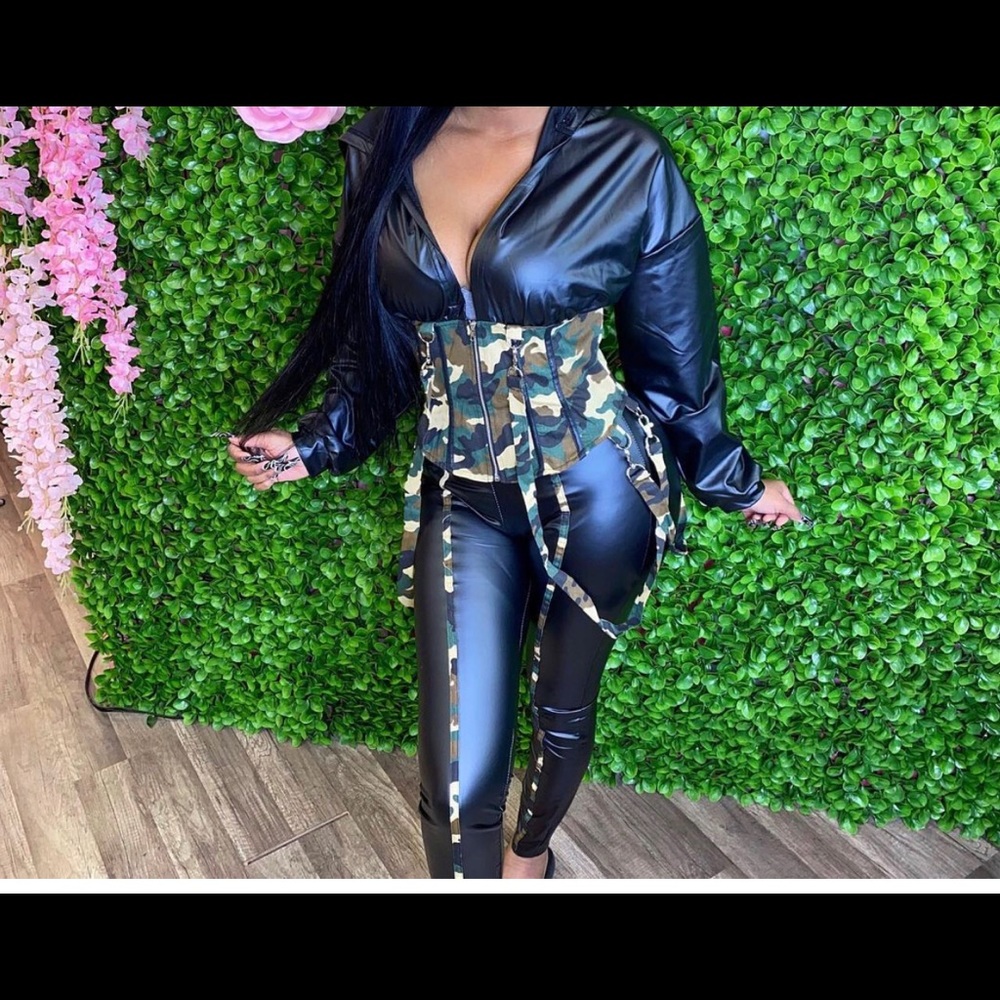 Two Piece Camo Corset fit!